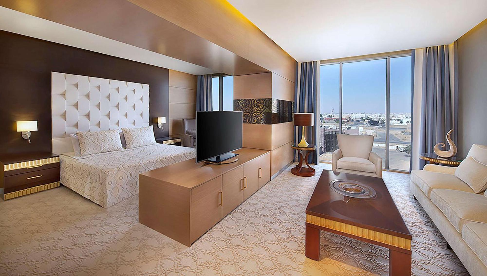 Hilton Garden Inn Tabuk Extérieur photo