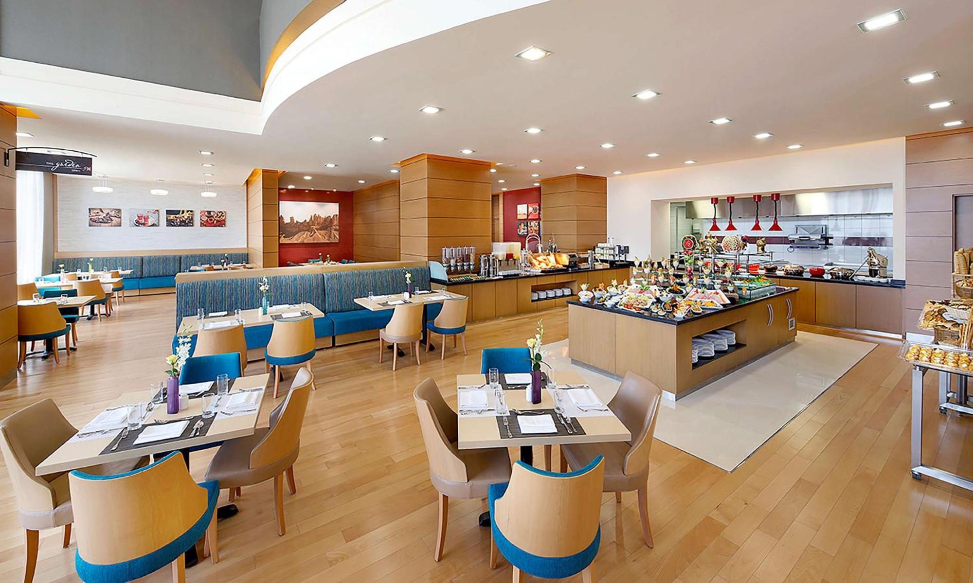 Hilton Garden Inn Tabuk Extérieur photo