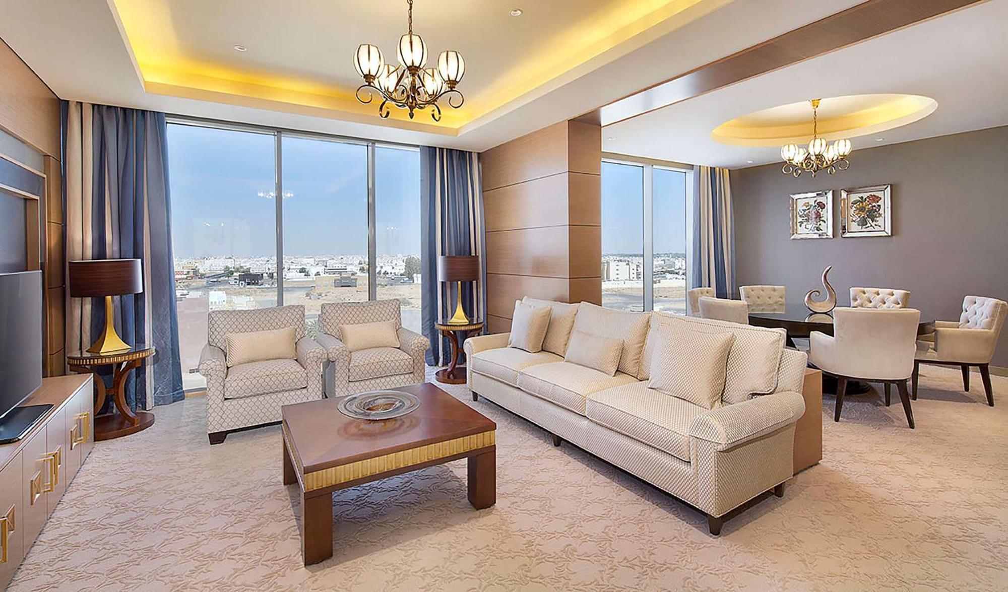 Hilton Garden Inn Tabuk Extérieur photo